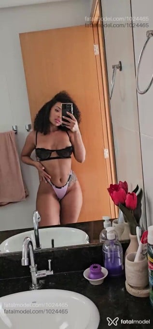 Acompanhante mulher morena (o) de olhos castanhos em Goiânia - Amanda luz