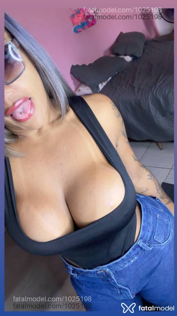 Acompanhante travesti loira (o) de olhos castanhos - Keyte