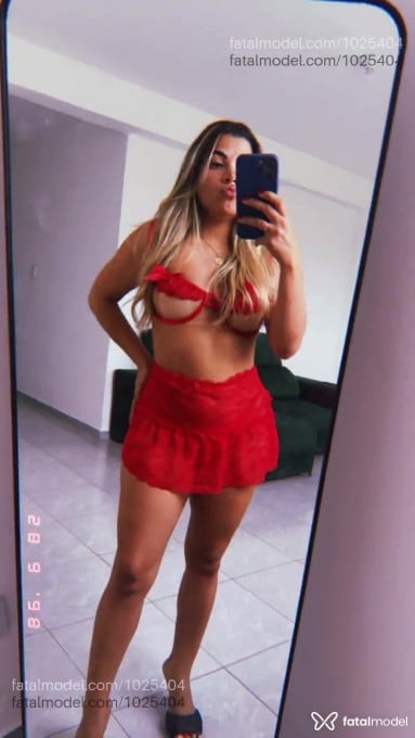 Acompanhante mulher loira (o) de olhos castanhos - Carla Acompanhante mulher loira (o) de olhos castanhos - Carla