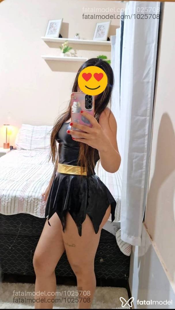 Acompanhante mulher morena (o) de olhos pretos - Renata