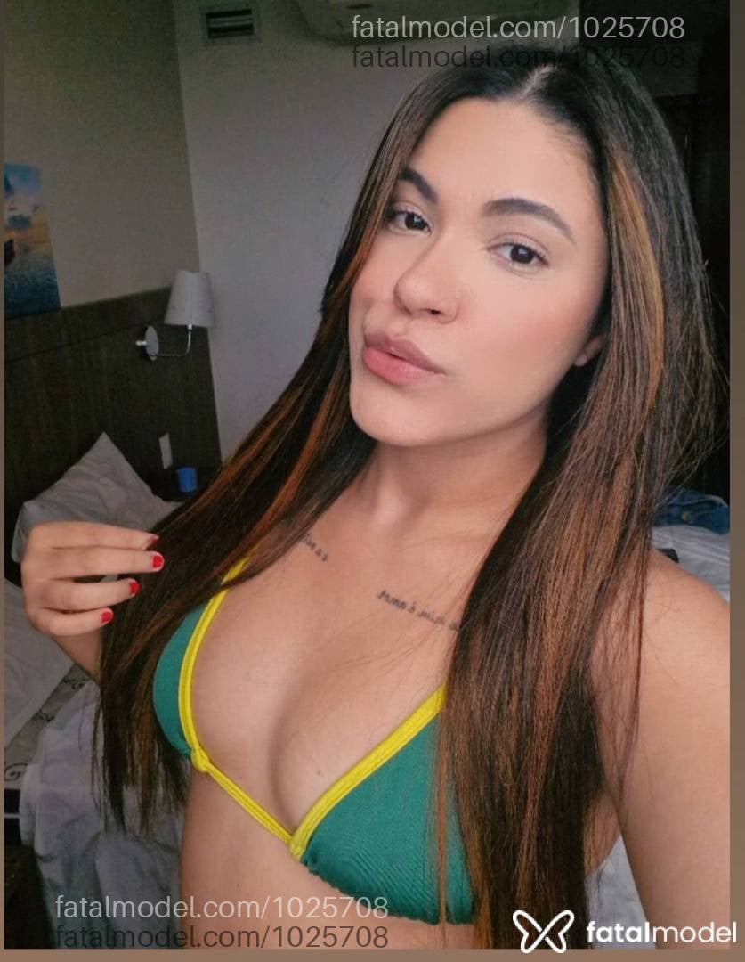 Acompanhante mulher morena (o) de olhos pretos em Goiânia - Helena Modrick