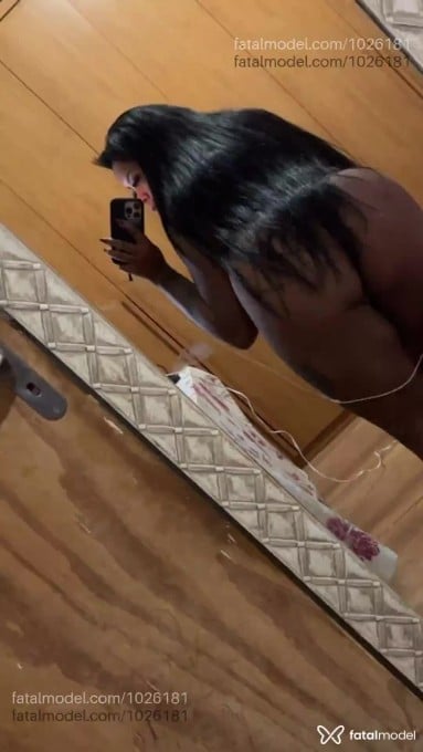 Acompanhante mulher com cabelo castanho de olhos castanhos em Juiz de Fora - Alana