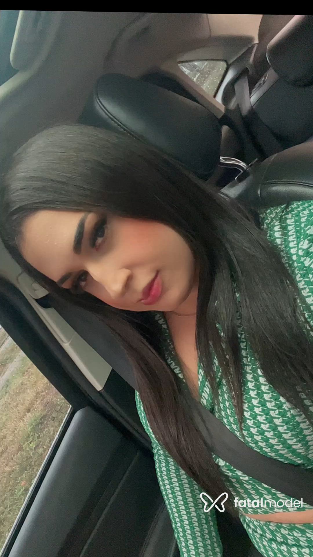 Acompanhante mulher trans morena (o) de olhos castanhos - Fernanda