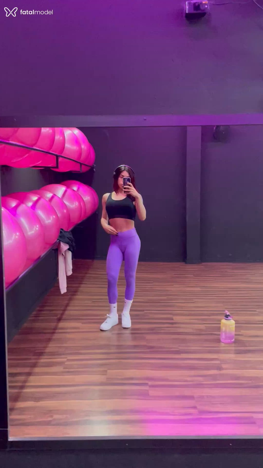 Acompanhante mulher trans com cabelo castanho de olhos castanhos - Leticia Mamede