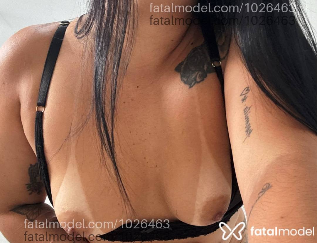 Acompanhante mulher morena (o) de olhos castanhos - Lia