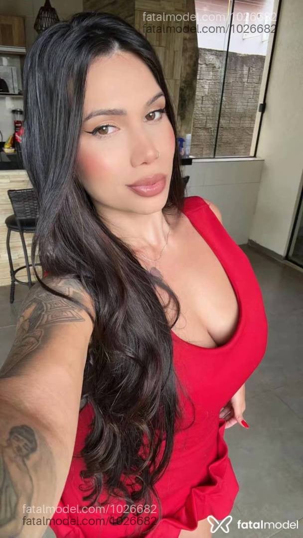 Acompanhante mulher com cabelo castanho de olhos mel - Débora Castro