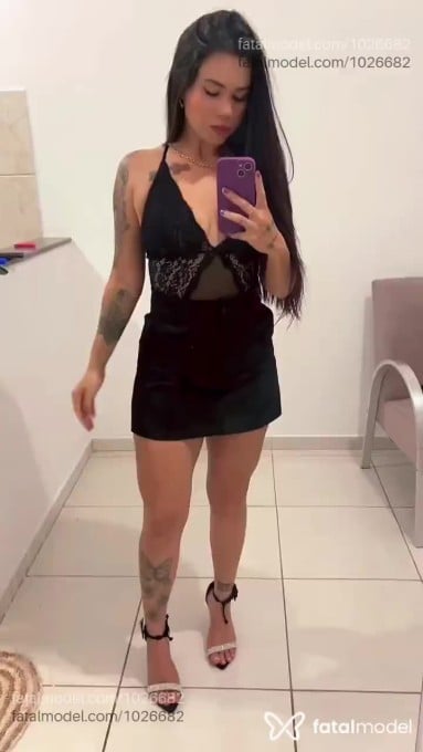 Acompanhante mulher com cabelo castanho de olhos mel em Dourados - Débora Castro