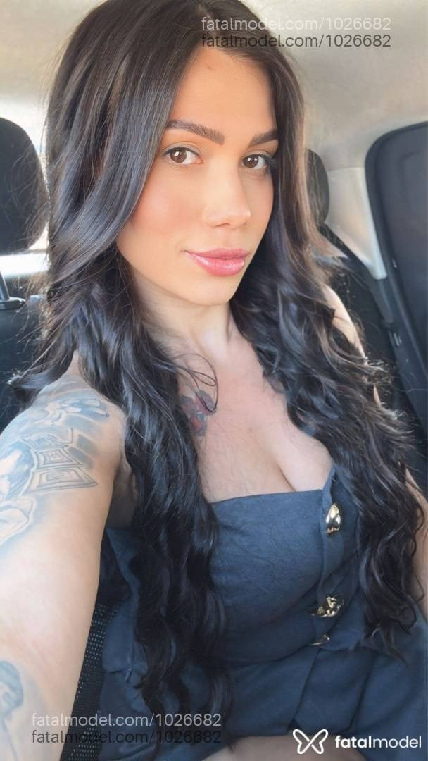 Acompanhante mulher com cabelo castanho de olhos mel em Dourados - Débora Castro