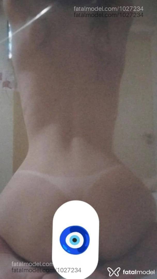 Acompanhante mulher com cabelo castanho de olhos azuis - Leticia Demie