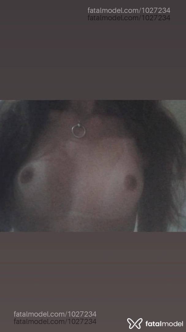 Acompanhante mulher com cabelo castanho de olhos azuis - Leticia Demie
