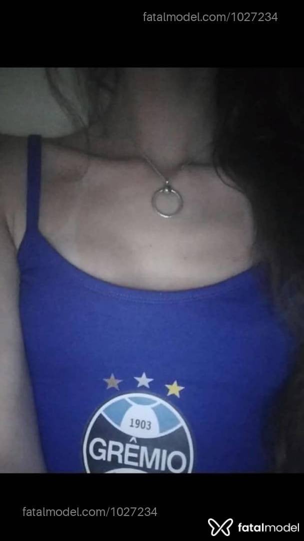 Acompanhante mulher com cabelo castanho de olhos azuis - Leticia Demie