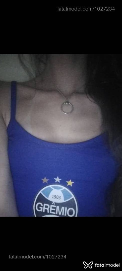 Acompanhante mulher com cabelo castanho de olhos azuis em Porto Alegre - Leticia Demie