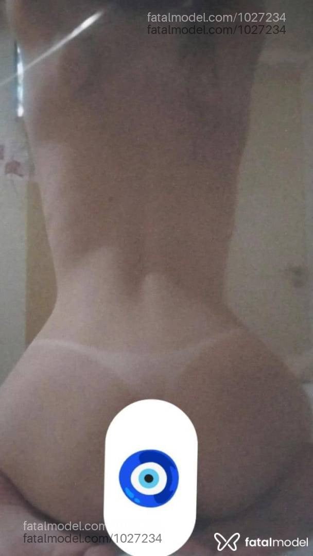 Acompanhante mulher com cabelo castanho de olhos azuis - Leticia Demie