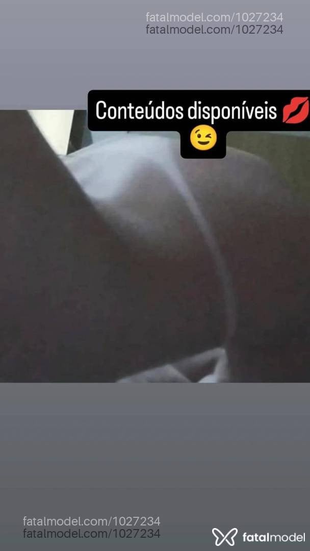 Acompanhante mulher com cabelo castanho de olhos azuis - Leticia Demie