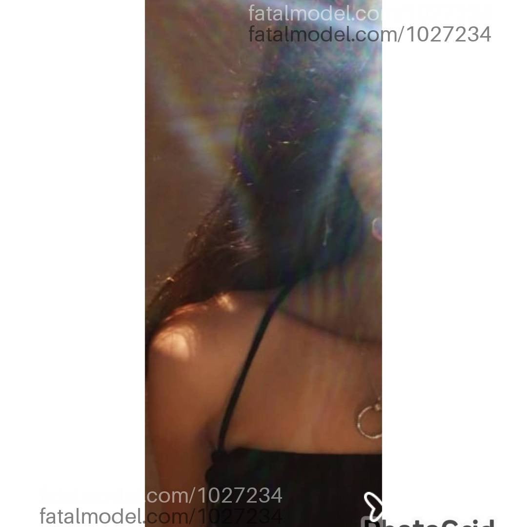 Acompanhante mulher com cabelo castanho de olhos azuis em Porto Alegre - Leticia Demie
