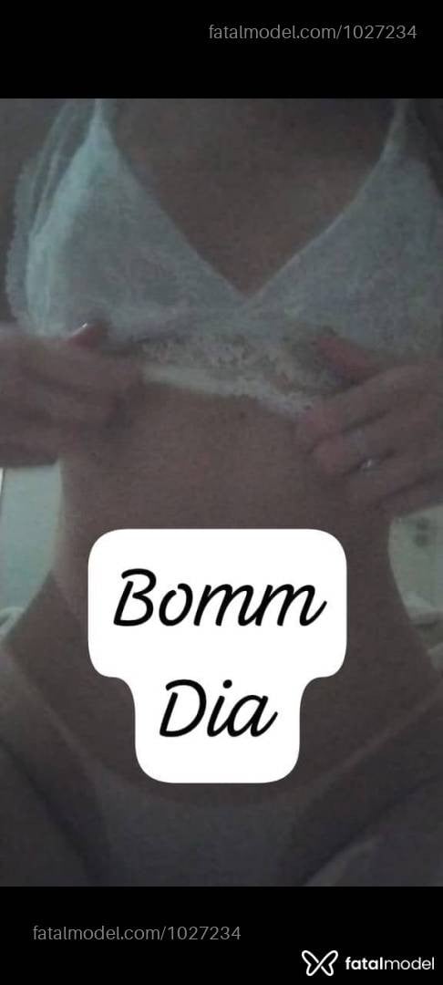 Acompanhante mulher com cabelo castanho de olhos azuis - Leticia Demie