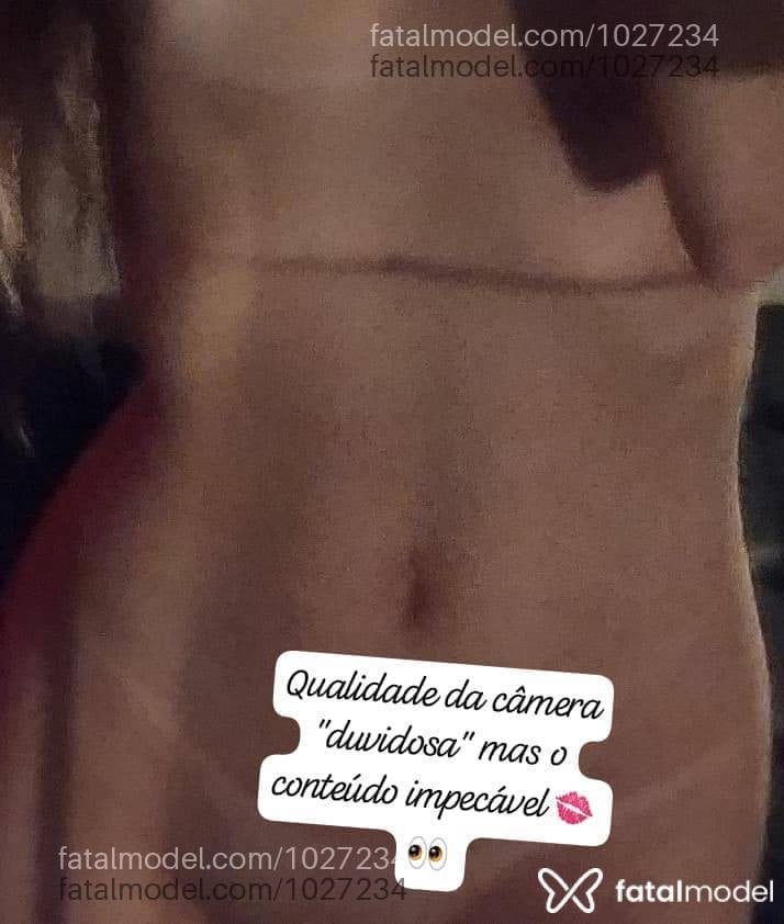 Acompanhante mulher com cabelo castanho de olhos azuis - Leticia Demie