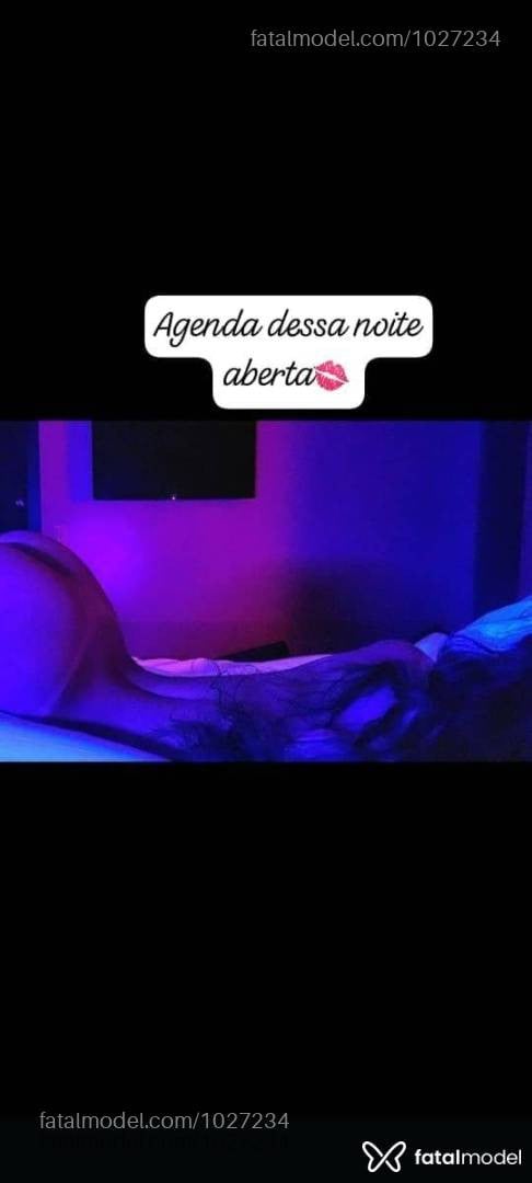 Acompanhante mulher com cabelo castanho de olhos azuis em Porto Alegre - Leticia Demie