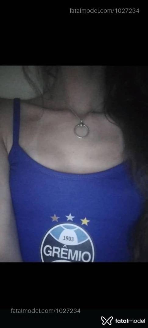 Acompanhante mulher com cabelo castanho de olhos azuis - Leticia Demie