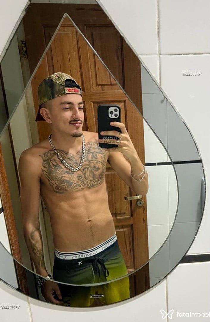 Acompanhante homem com cabelo castanho de olhos castanhos em Rio Branco - ACREANO MAXO