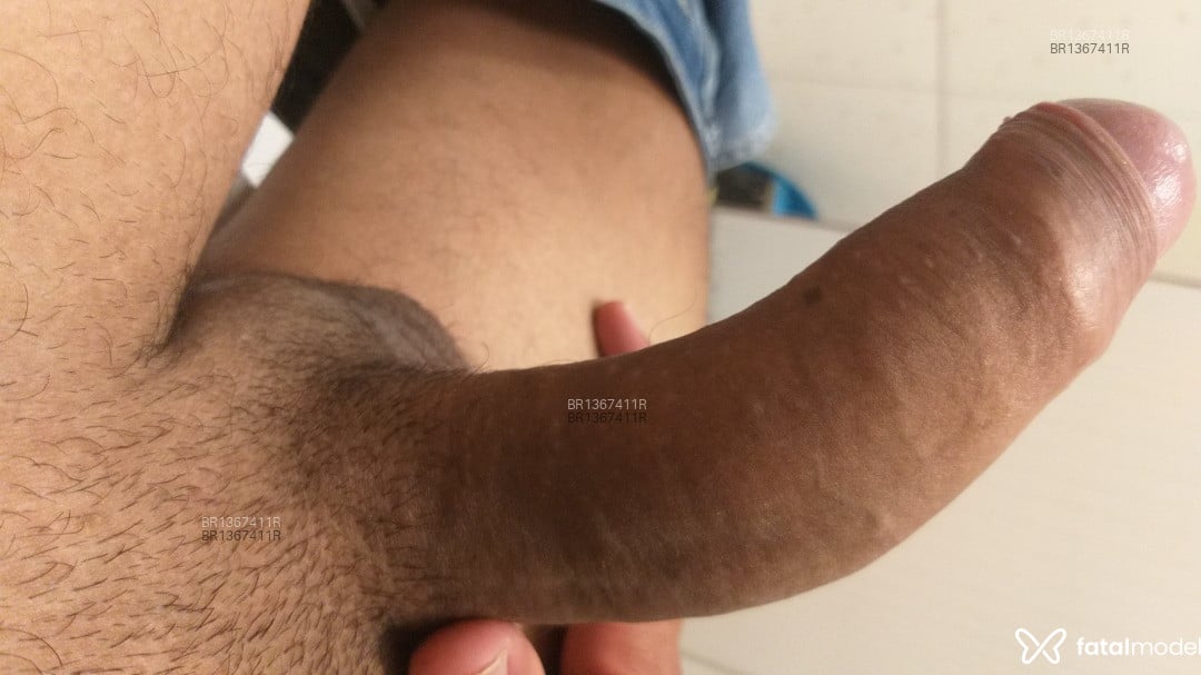 Acompanhante homem morena (o) de olhos castanhos em São Paulo - Gorro negro