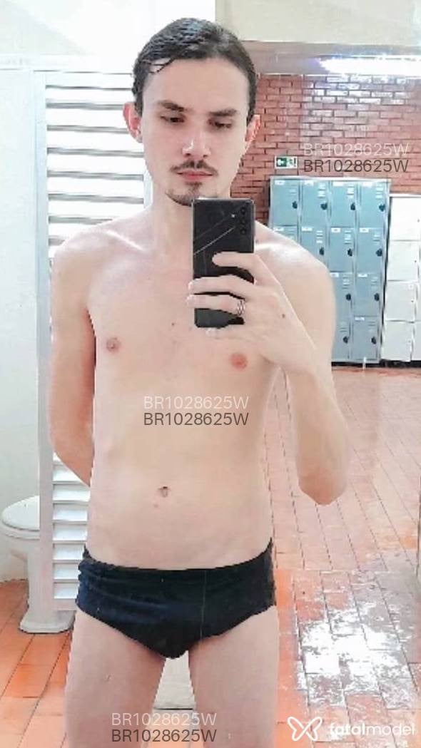 Acompanhante homem com cabelo castanho de olhos castanhos em Porto Alegre - Douglas