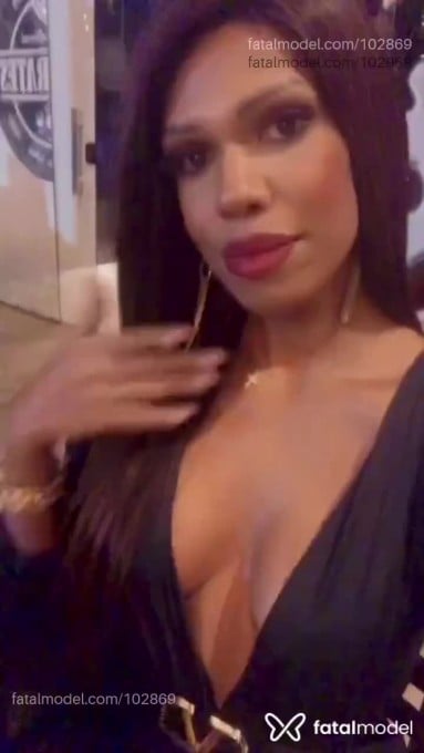 Acompanhante não-binário com cabelo castanho de olhos castanhos em Caldas Novas - Nanda Ferraz