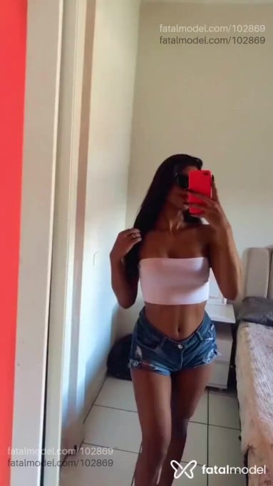 Acompanhante não-binário com cabelo castanho de olhos castanhos em Caldas Novas - Nanda Ferraz