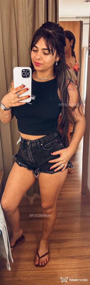 Acompanhante mulher com cabelo castanho de olhos mel - Mirella
