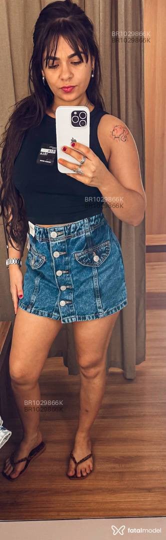 Acompanhante mulher com cabelo castanho de olhos mel - Mirella