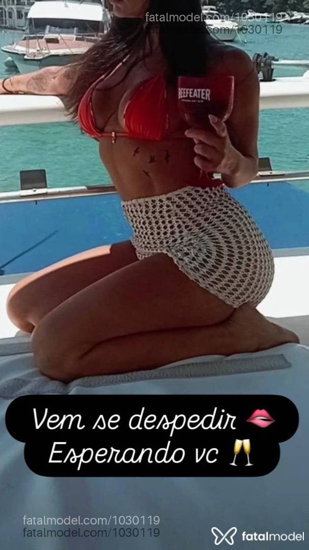 Acompanhante mulher com cabelo castanho de olhos castanhos - Carol Becker