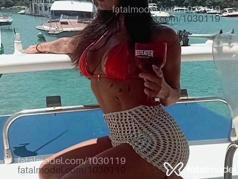 Acompanhante mulher com cabelo castanho de olhos castanhos - Carol Becker