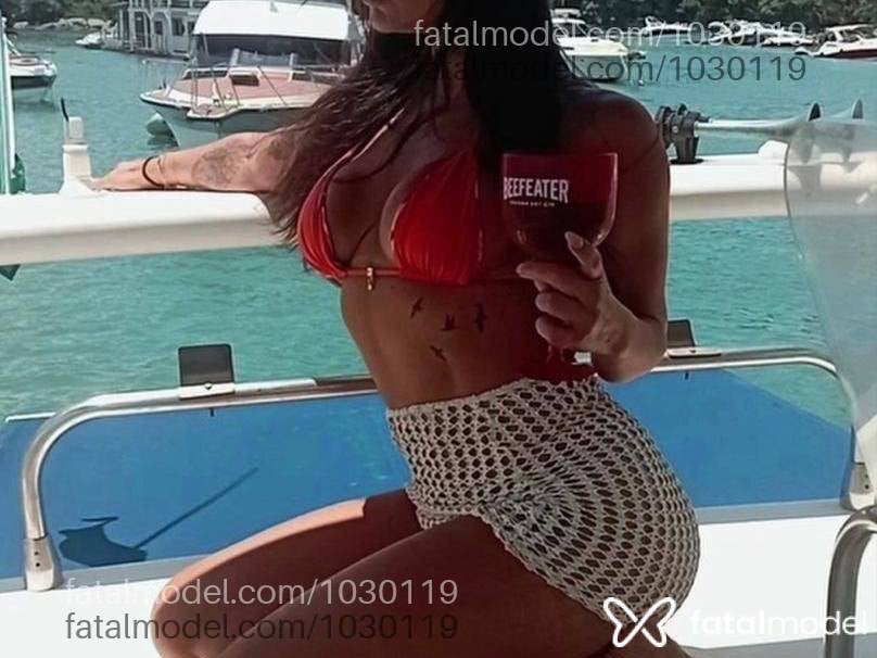 Acompanhante mulher com cabelo castanho de olhos castanhos - Carol Becker