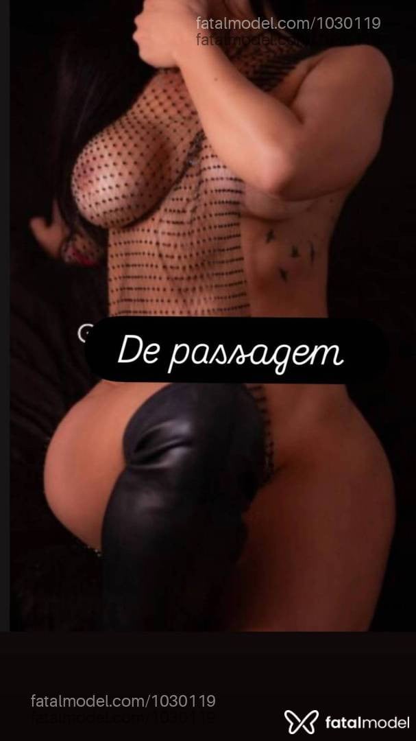 Acompanhante mulher com cabelo castanho de olhos castanhos - Carol Becker