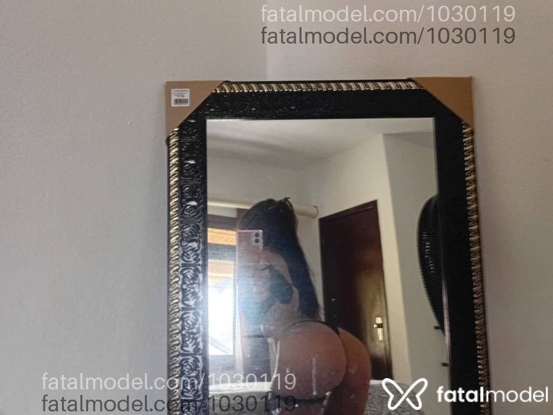 Acompanhante mulher com cabelo castanho de olhos castanhos - Carol Becker
