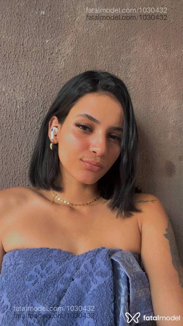 Acompanhante mulher morena (o) de olhos castanhos - Melissa Mello