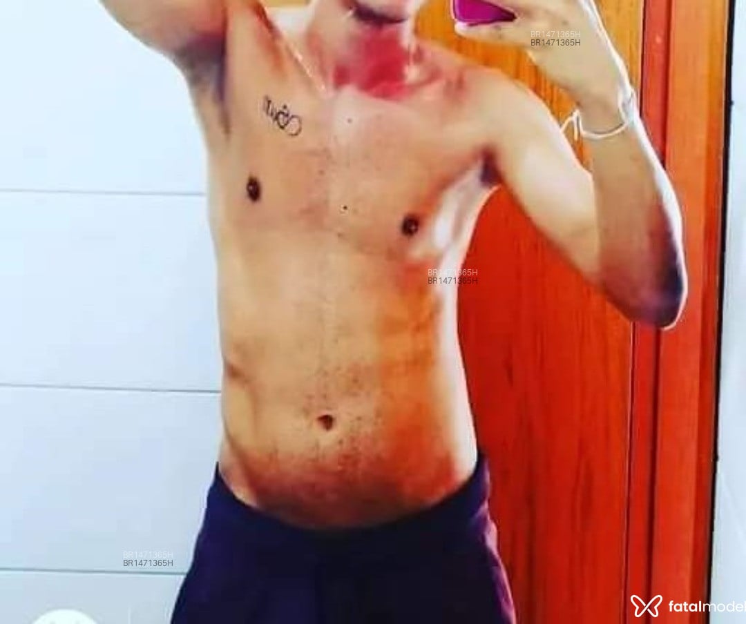 Acompanhante homem morena (o) de olhos castanhos em Salvador - Felix