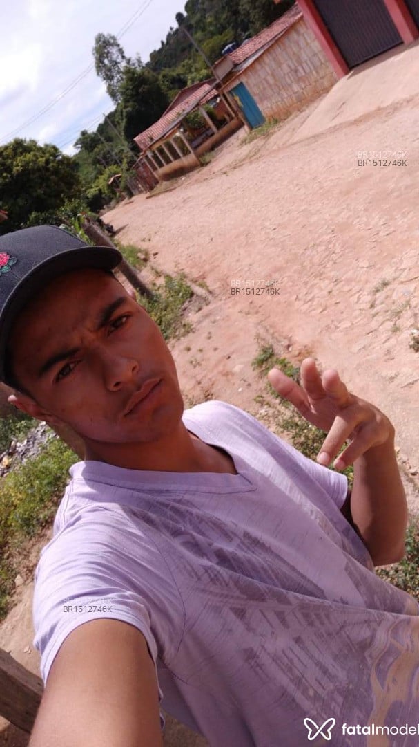 Acompanhante homem com cabelo grisalho de olhos castanhos em Nova Serrana Acompanhante homem com cabelo grisalho de olhos castanhos em Nova Serrana - Daniel Ferreira