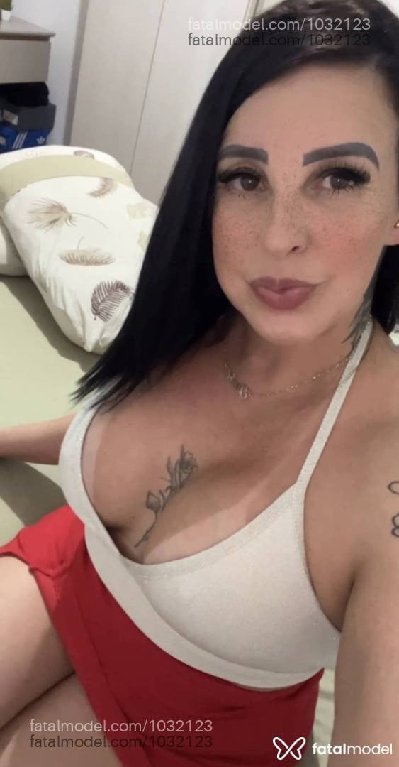 Acompanhante mulher com cabelo castanho de olhos mel em Sarandi Acompanhante mulher com cabelo castanho de olhos mel em Sarandi - Betina