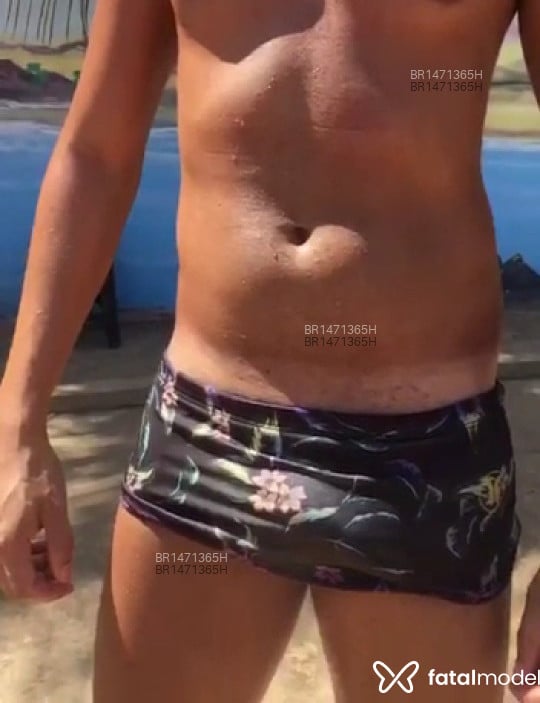 Acompanhante homem morena (o) de olhos castanhos em Salvador - Felix