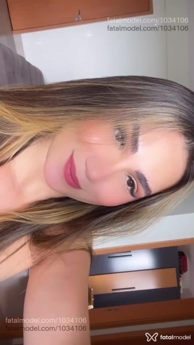 Acompanhante mulher trans com cabelo castanho de olhos castanhos em Uberlândia - Aurora