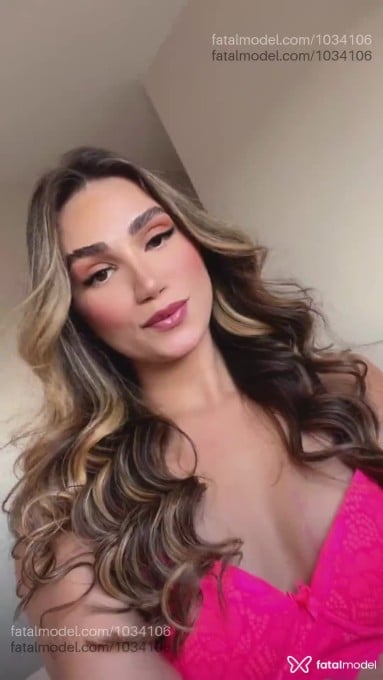 Acompanhante mulher trans com cabelo castanho de olhos castanhos em Uberlândia - Aurora