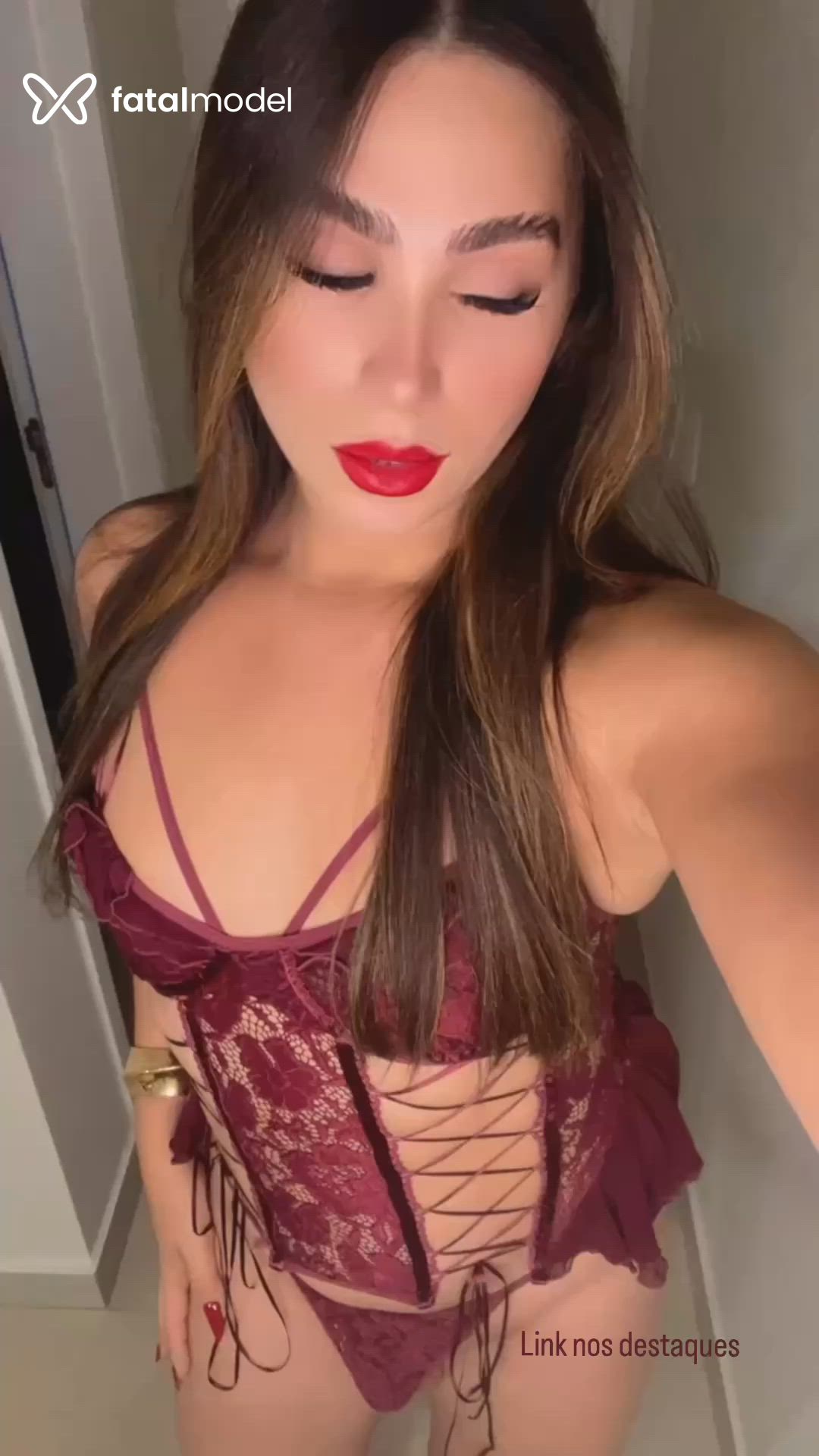 Acompanhante mulher trans com cabelo castanho de olhos castanhos em Uberlândia - Aurora