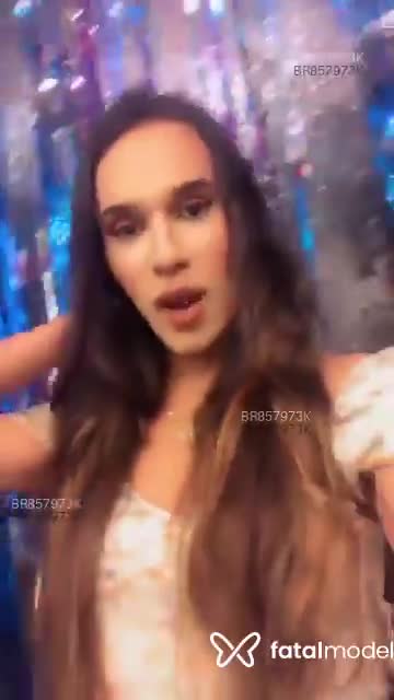 Acompanhante mulher trans com cabelo castanho de olhos castanhos em São Paulo - Gisele Gusmão