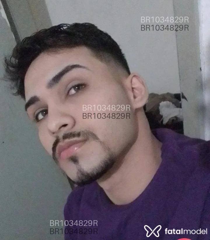 Acompanhante homem com cabelo castanho de olhos verdes em Manaus - Lukas