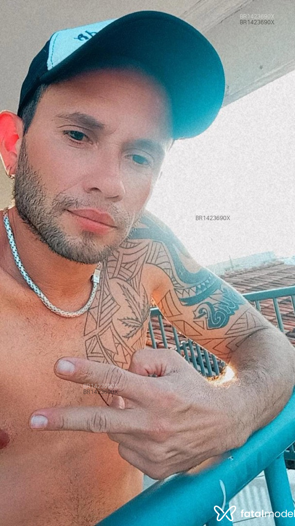 Acompanhante homem com cabelo castanho de olhos castanhos - Pedro Acompanhante homem com cabelo castanho de olhos castanhos - Pedro