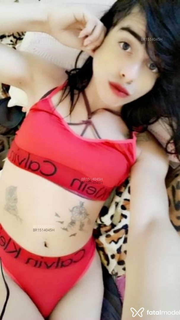 Acompanhante travesti com cabelo castanho de olhos castanhos em Rio de Janeiro - Alessandra Ferrary