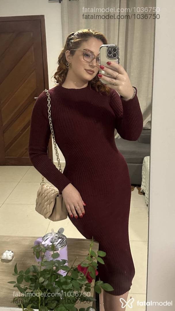 Acompanhante mulher ruiva (o) de olhos mel - Scarlett ohana