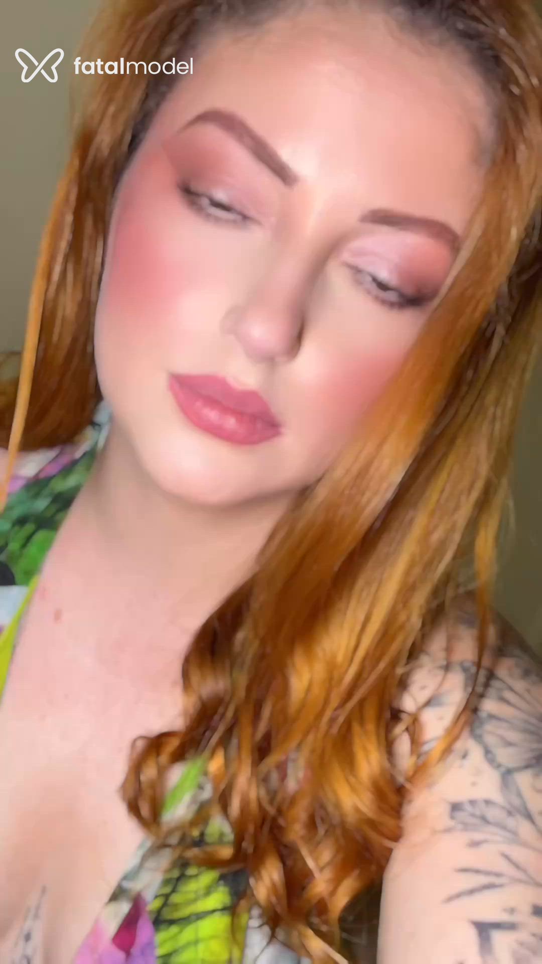 Acompanhante mulher ruiva (o) de olhos mel em Brasília Acompanhante mulher ruiva (o) de olhos mel em Brasília - Scarlett ohana