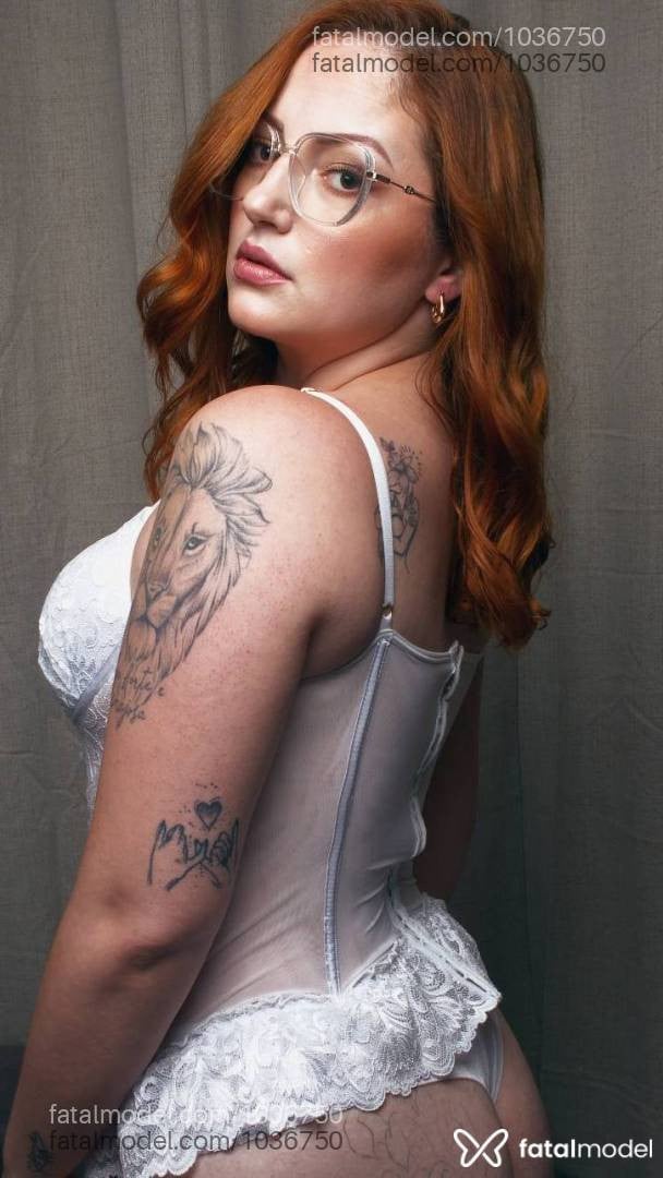 Acompanhante mulher ruiva (o) de olhos mel em Cascavel - Scarlett ohana